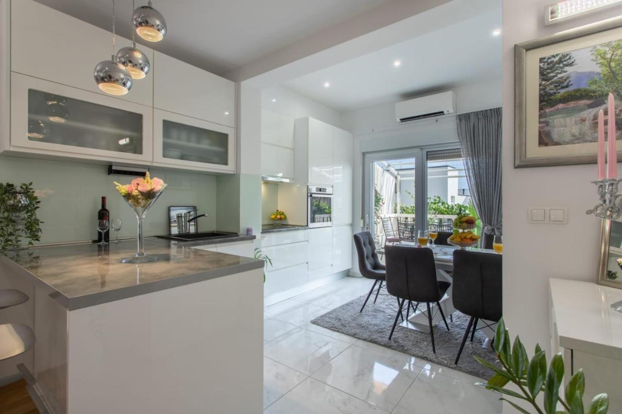 Lux Apartment Ema Каштела Экстерьер фото